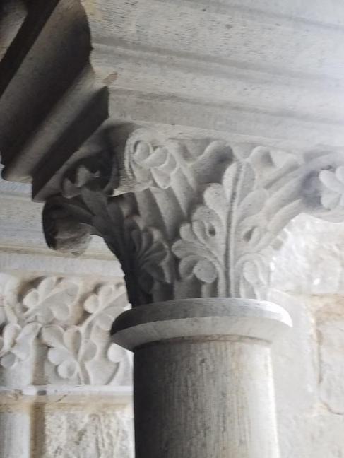 Chapiteau feuille acanthe